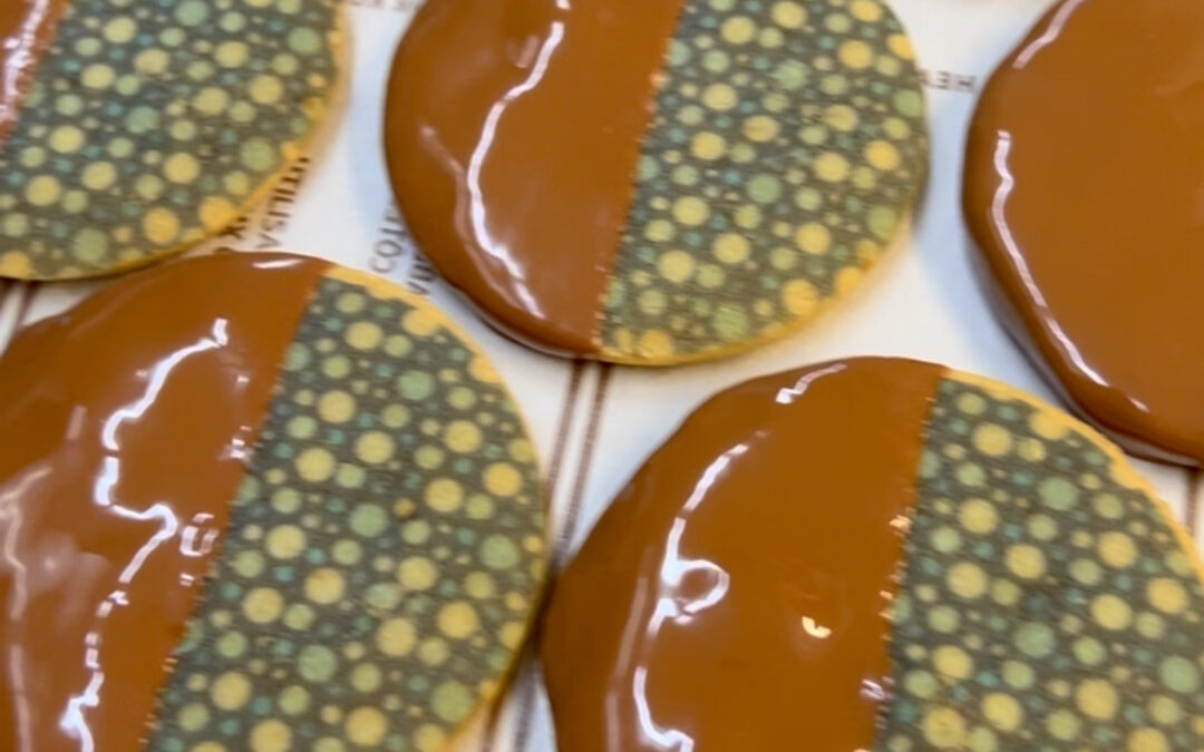 なんだかんだ、クッキーにチョコ掛けが1番美味しいってやつです